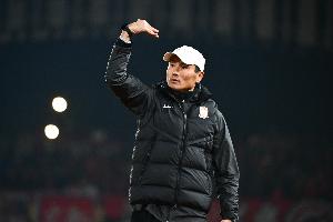 体坛：相关领导亲自出马，和邵佳一面谈 足协4日晚加班草拟报告